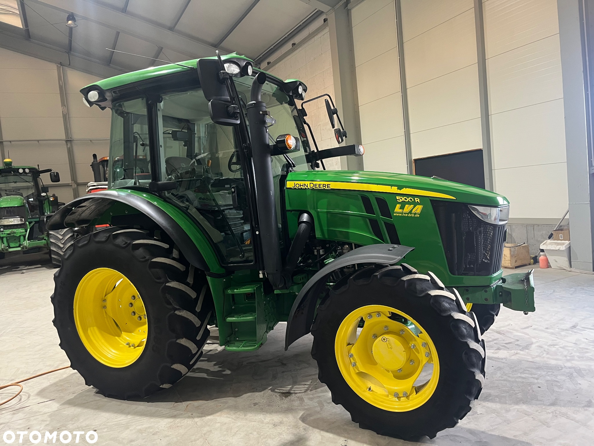 John Deere 5100r - 16