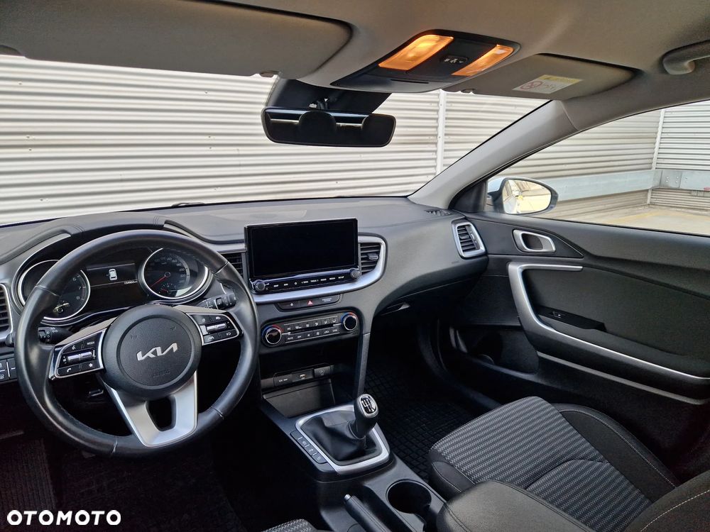Kia Ceed 1.5 T-GDI M - 11