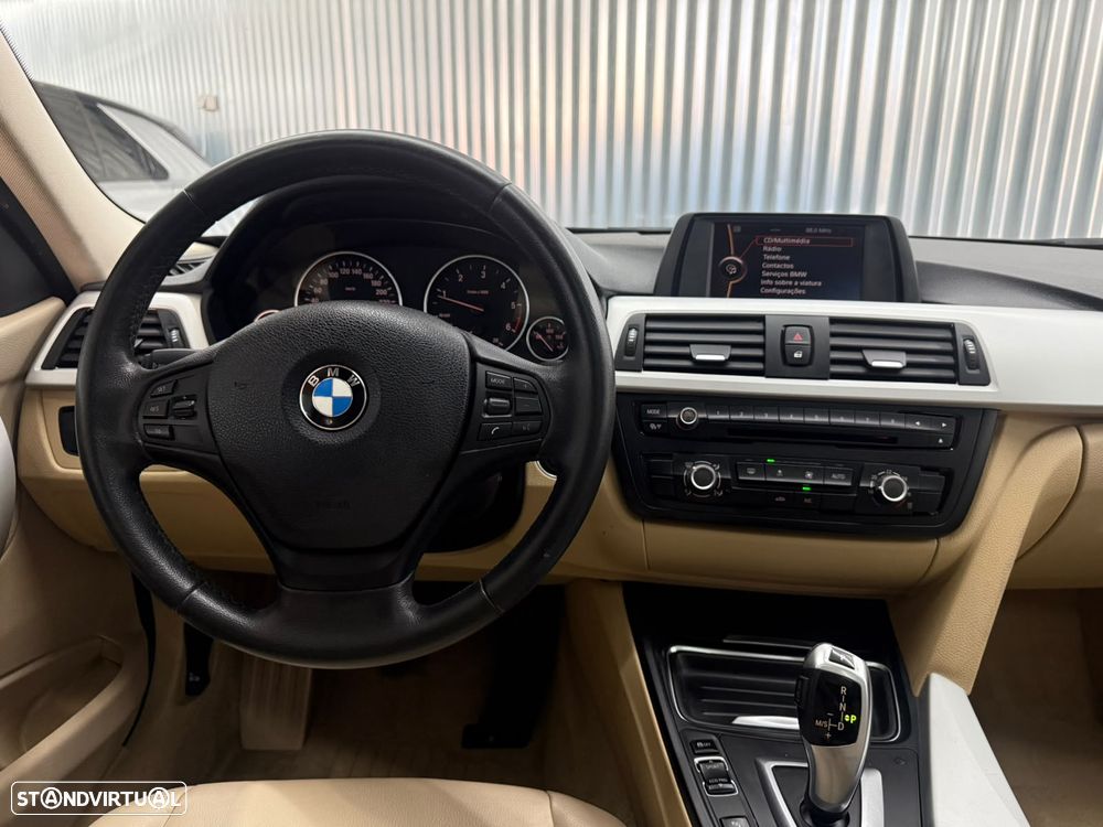 BMW 320 d Auto Line Luxury - 9