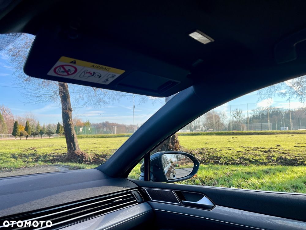 Volkswagen Passat 1.6 TDI SCR DSG Business - 19