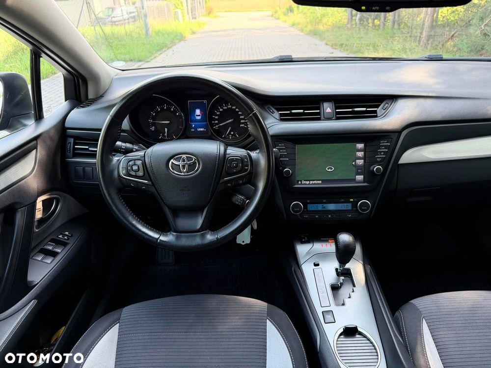 Toyota Avensis 1.8 Premium MS - 18