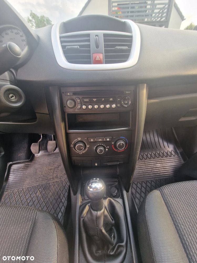 Peugeot 207 1.4 - 8