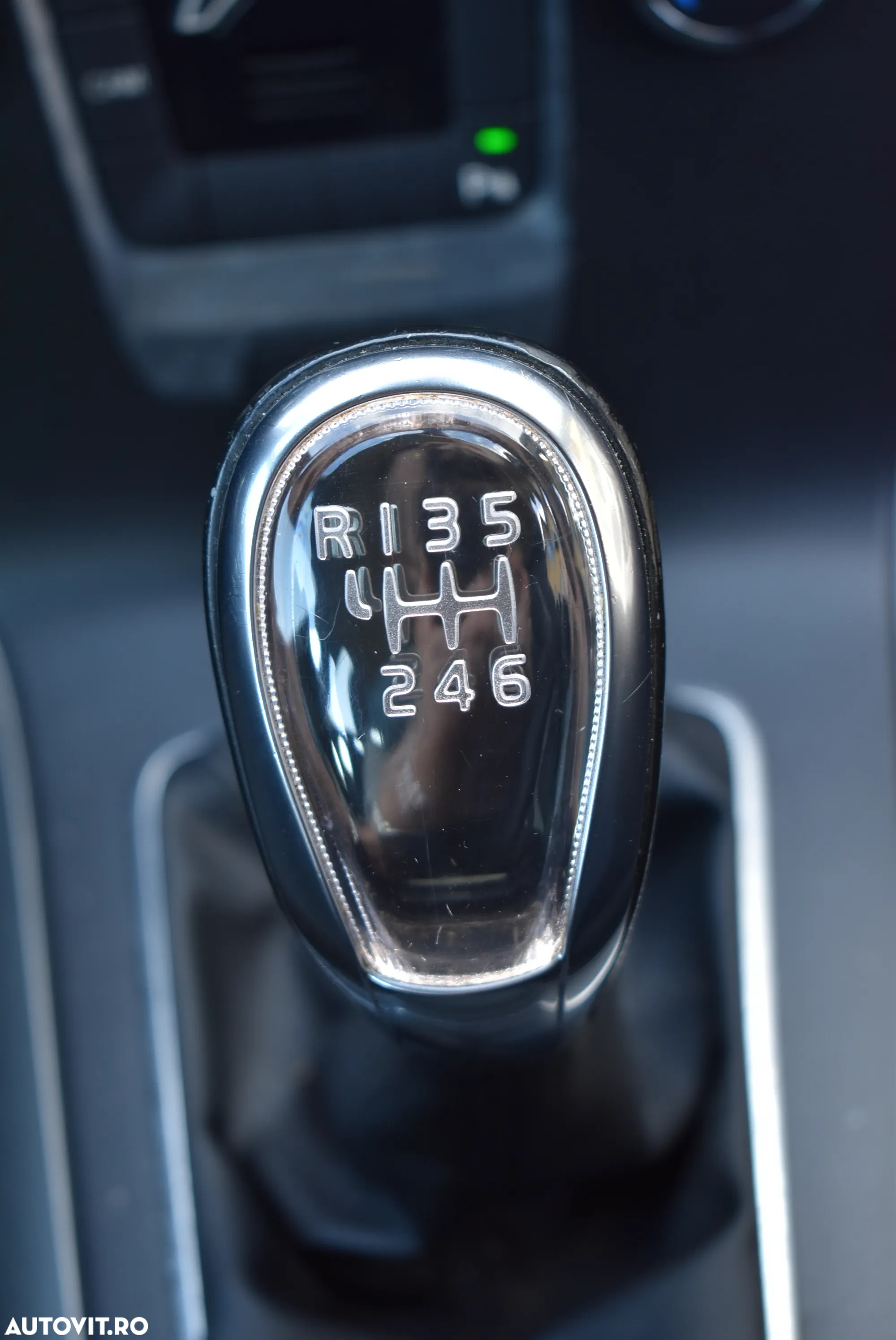 Volvo V40 D2 - 13