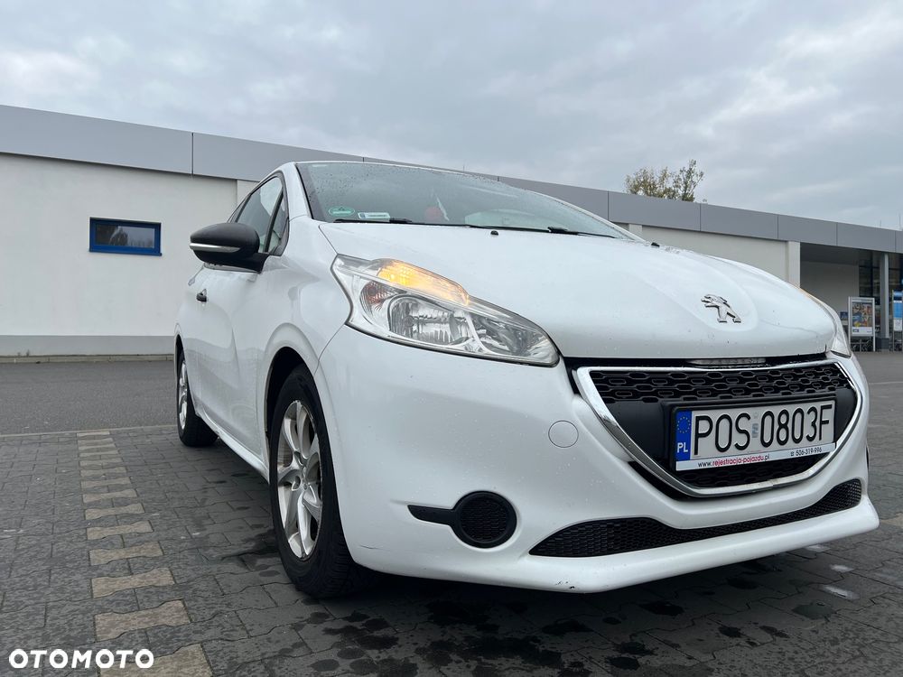 Peugeot 208 - 4