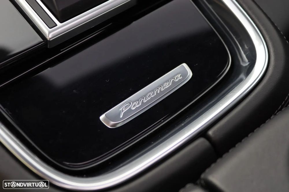 Porsche Panamera - 32