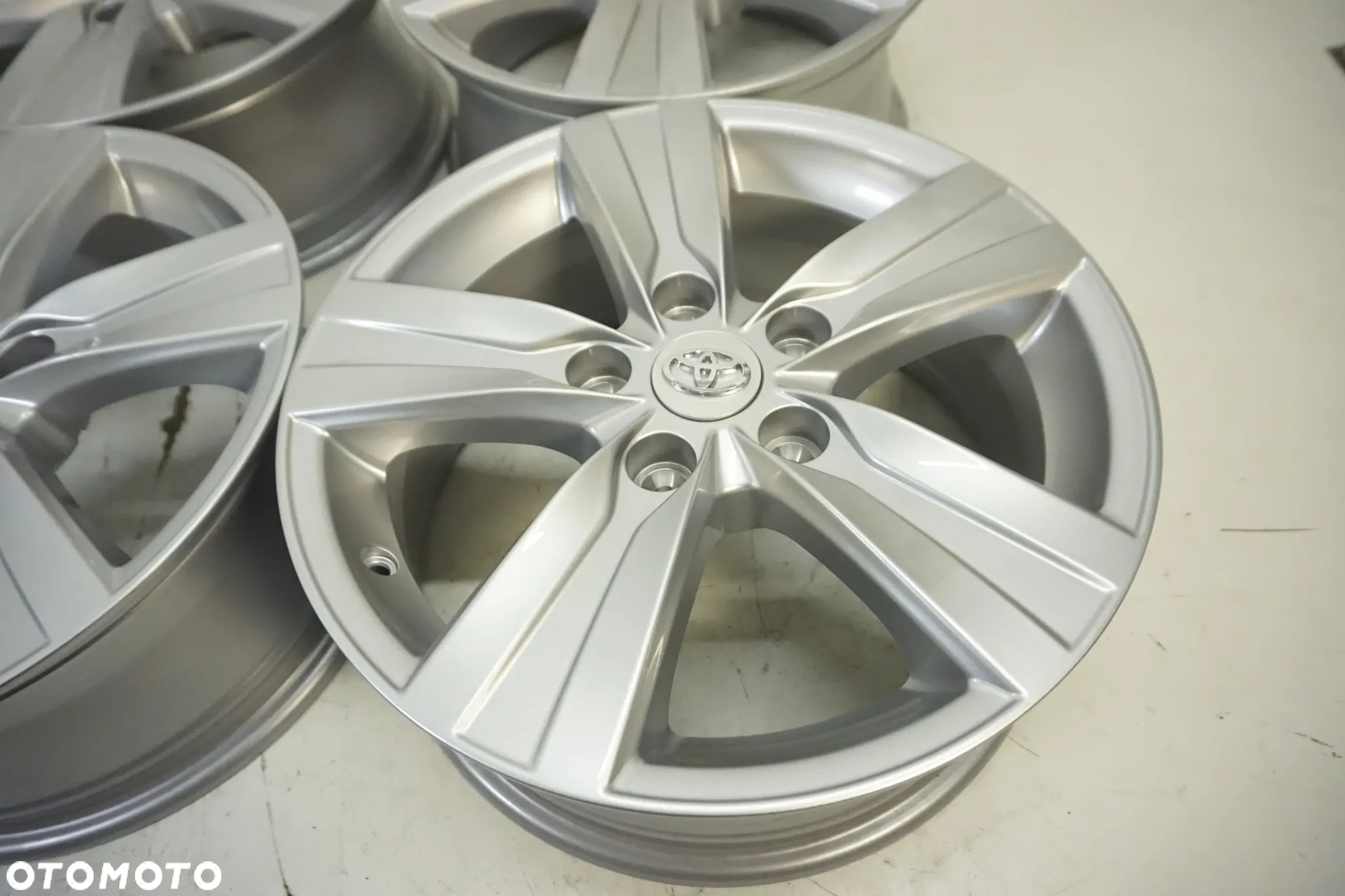 FELGI  ALUMINIOWE 16 TOYOTA CAMRY AURIS AVENSIS COROLLA RAV-4 CH R PREVIA YARIS IV CROSS  5X114,3 - 7
