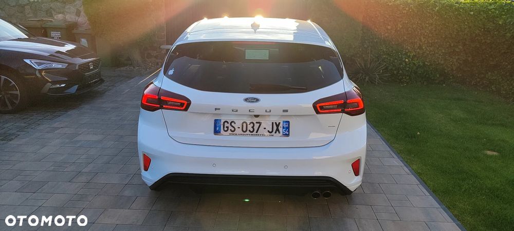 Ford Focus 1.0 EcoBoost Hybrid ST-LINE X - 9