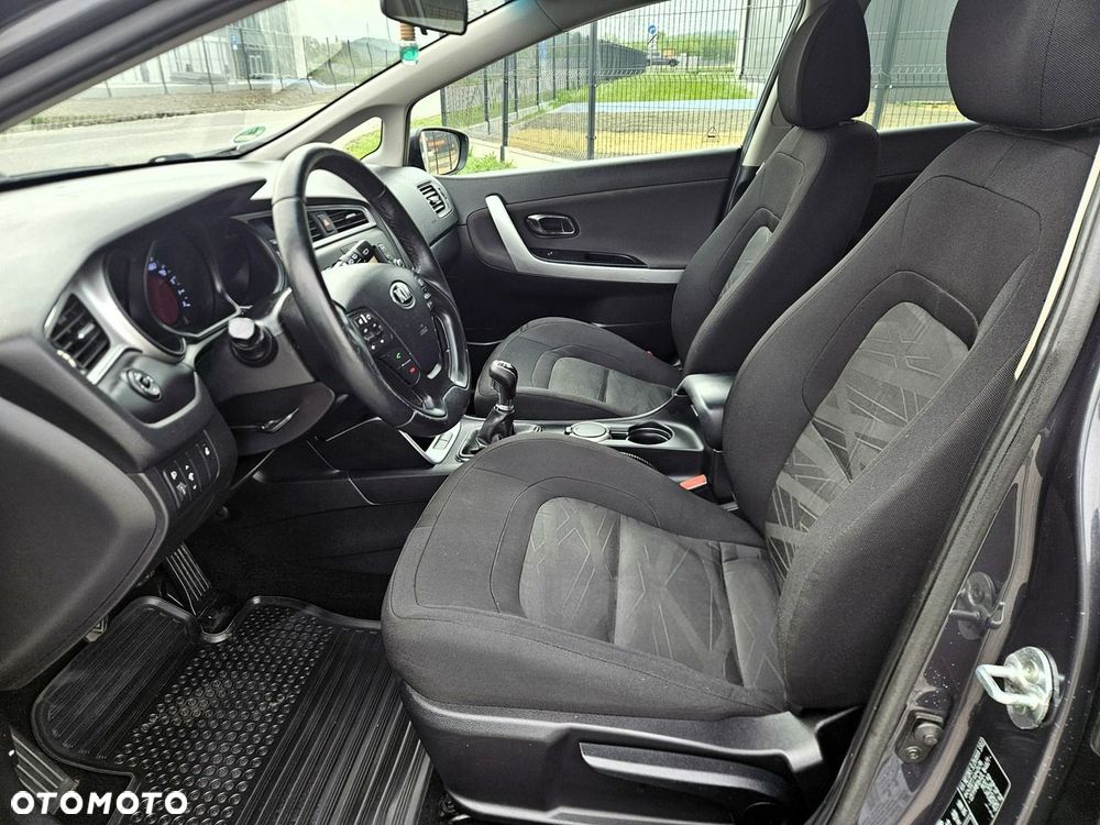 Kia Ceed 1.6 CRDi 128 Dream-Team Edition - 20