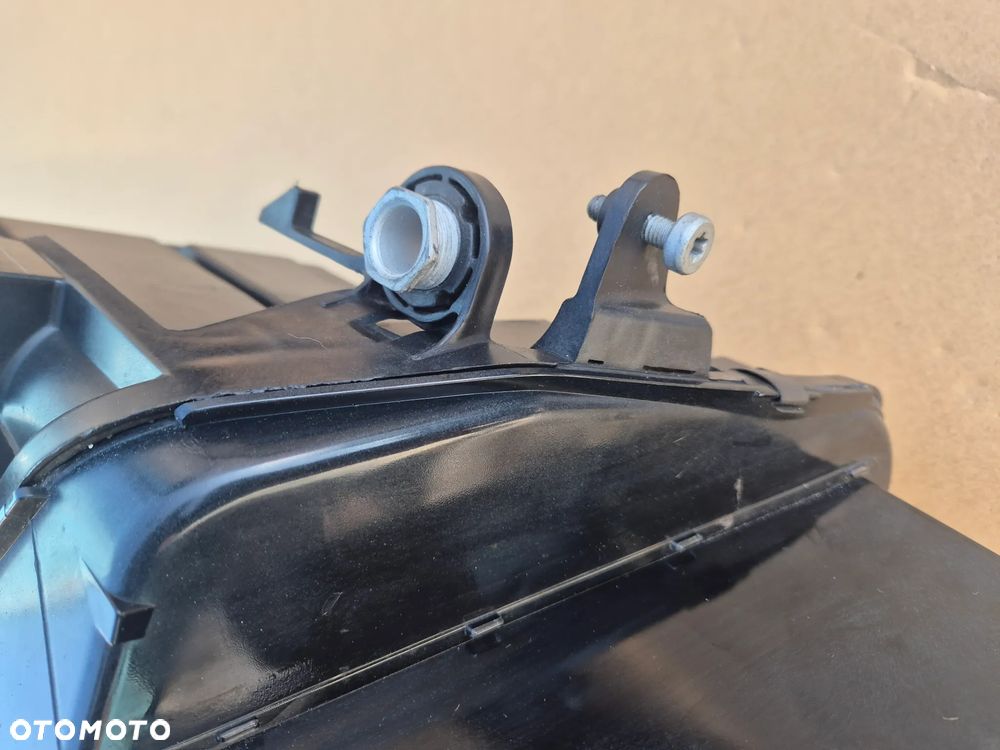VW Tiguan II lampa prawa.2015-2020.Zwykła .Taiwan. - 14
