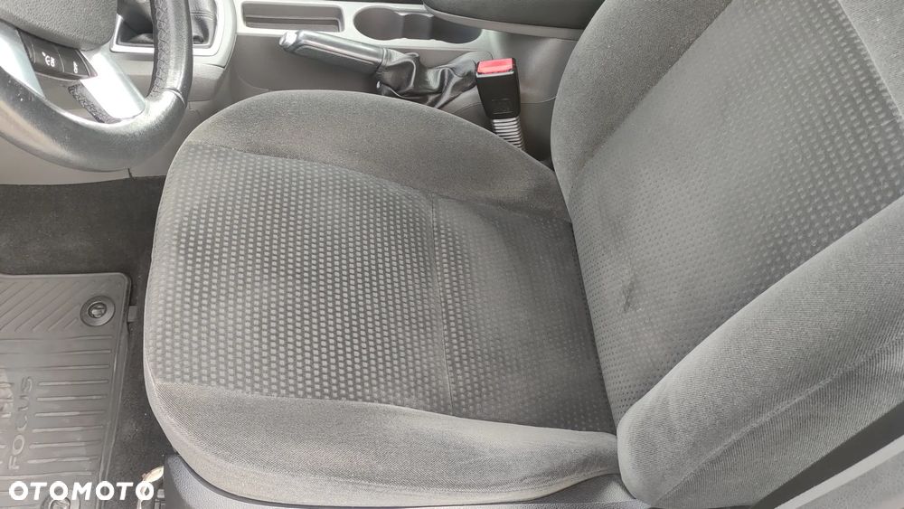 Ford Focus 1.6 Ti-VCT Ghia - 10