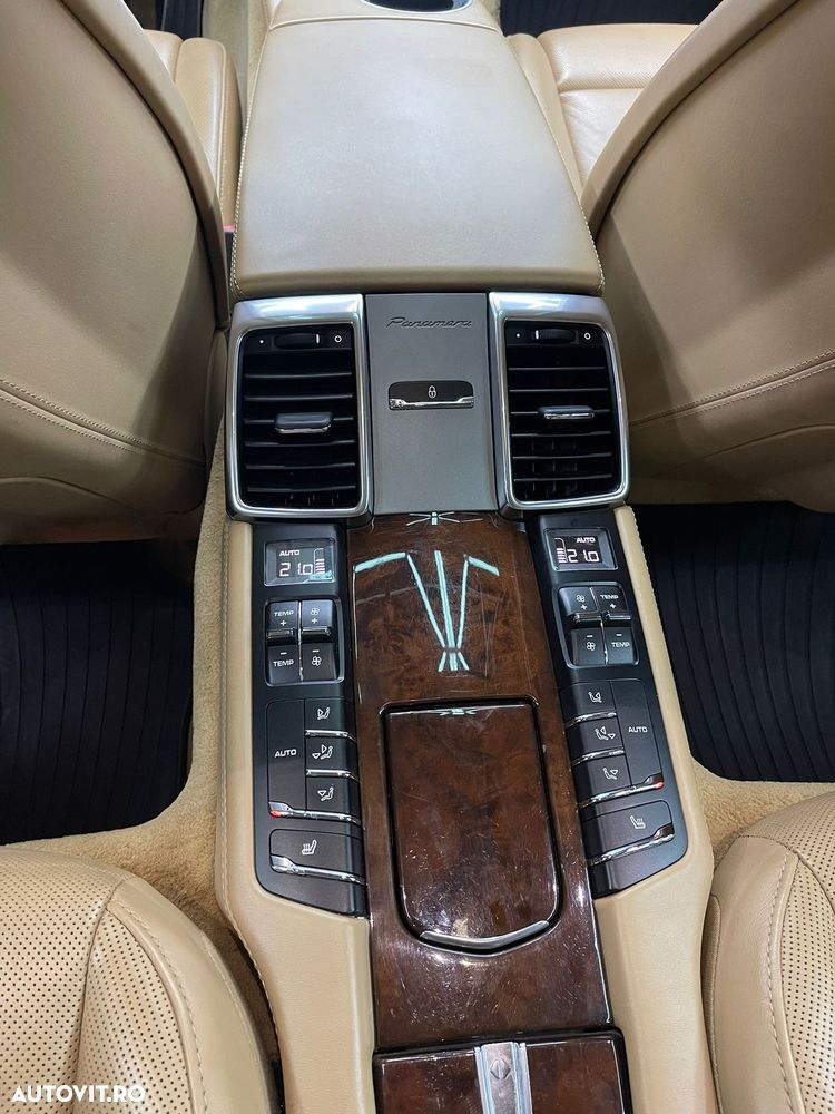 Porsche Panamera 3.0 PDK 4S - 11