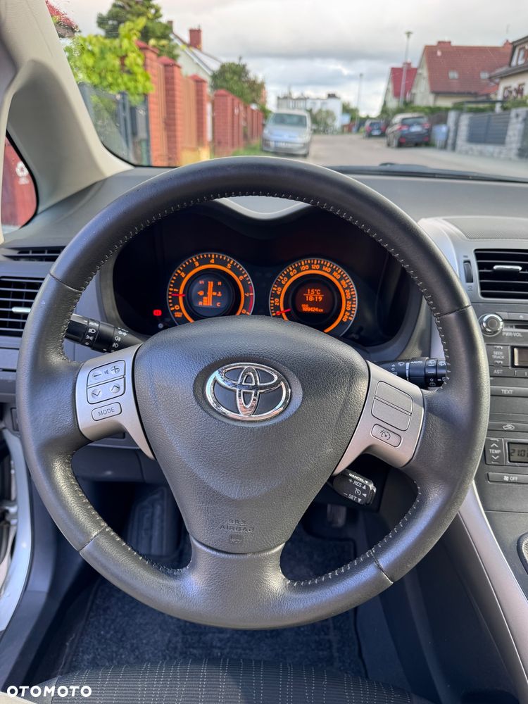Toyota Auris 1.6 Executive - 7