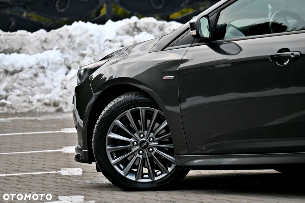 Ford Focus 1.5 EcoBoost ST-Line - 23