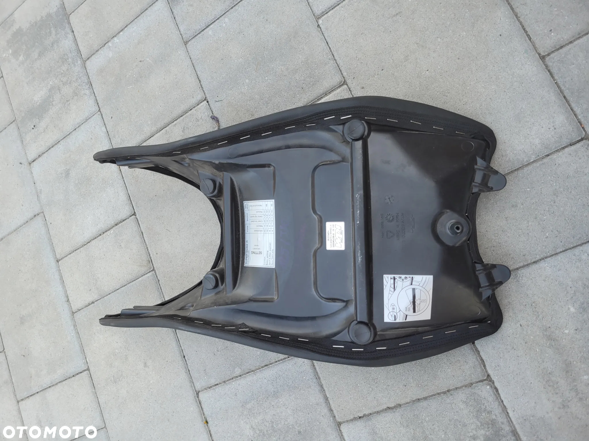 Siedzenie kierowcy, fotel, kanapa przód KTM 125 390 Duke - 16