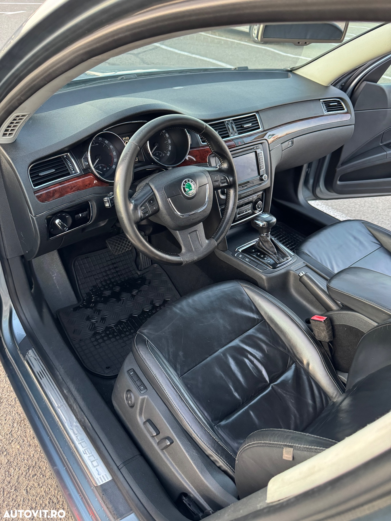 Skoda Superb 2.0 TDI DSG L&K - 5