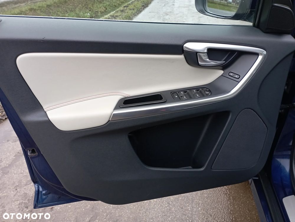 Volvo XC 60 D3 Geartronic Ocean Race - 28