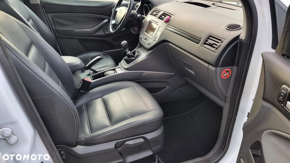 Ford Kuga 2.0 TDCi 4x4 Titanium - 16