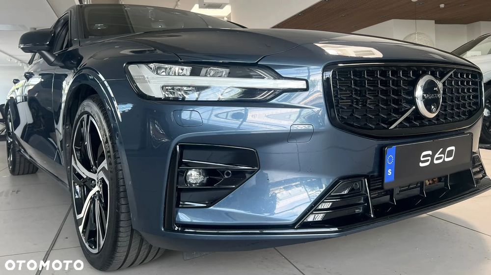 Volvo S60 B5 B AWD Ultimate Dark - 4