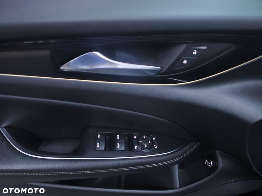 Opel Insignia - 18