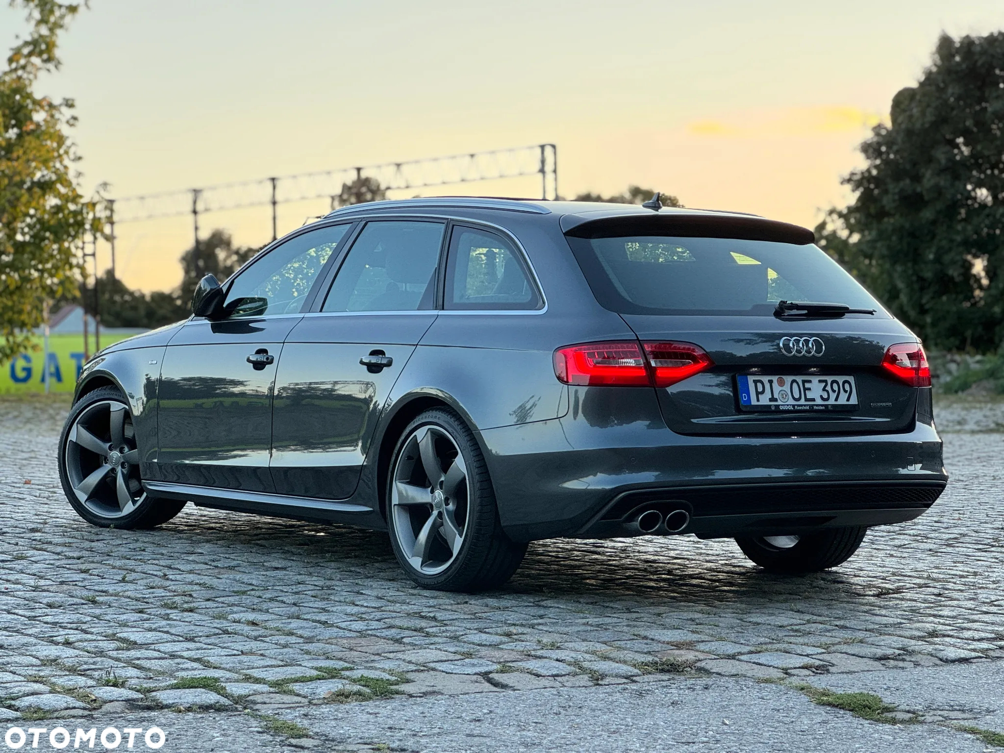 Audi A4 Avant 2.0 TDI Quattro Line S tronic - 25