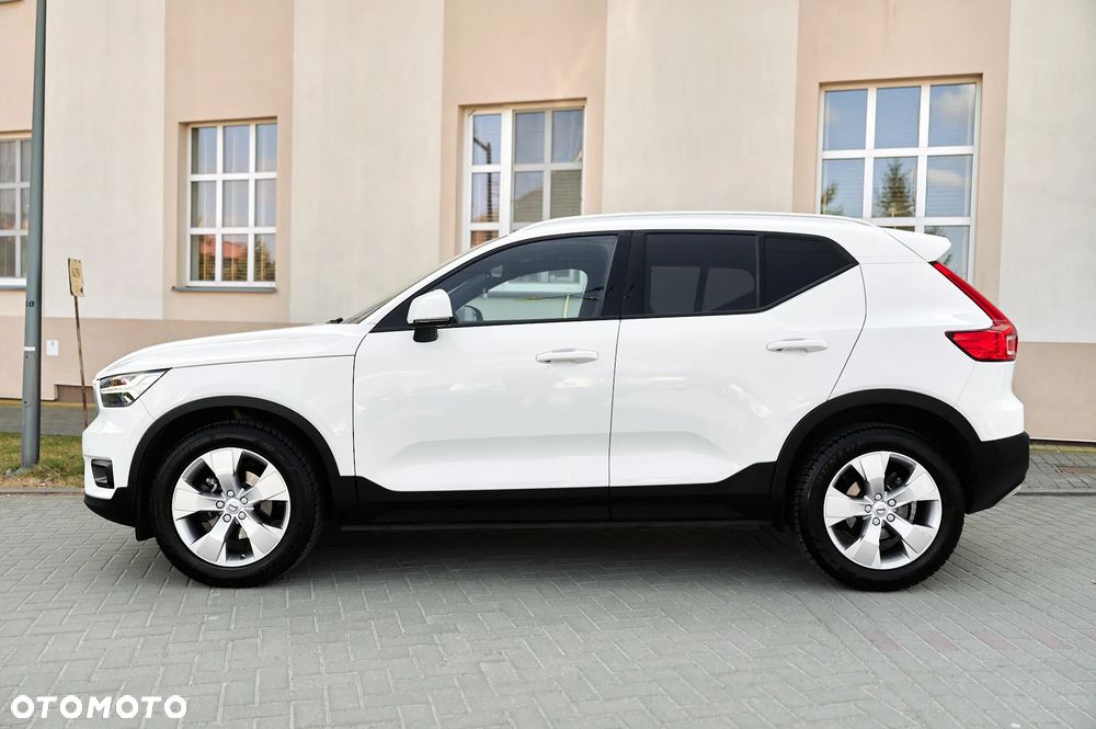 Volvo XC 40 T3 Momentum Pro - 2