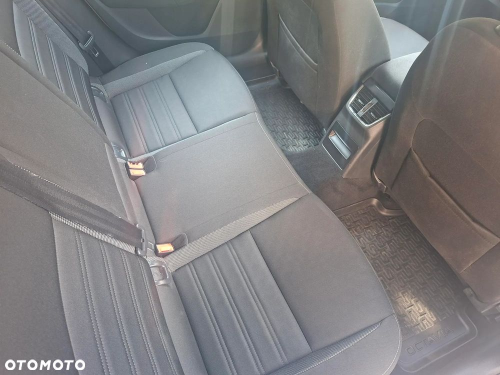 Skoda Octavia 2.0 TDI Ambition - 14