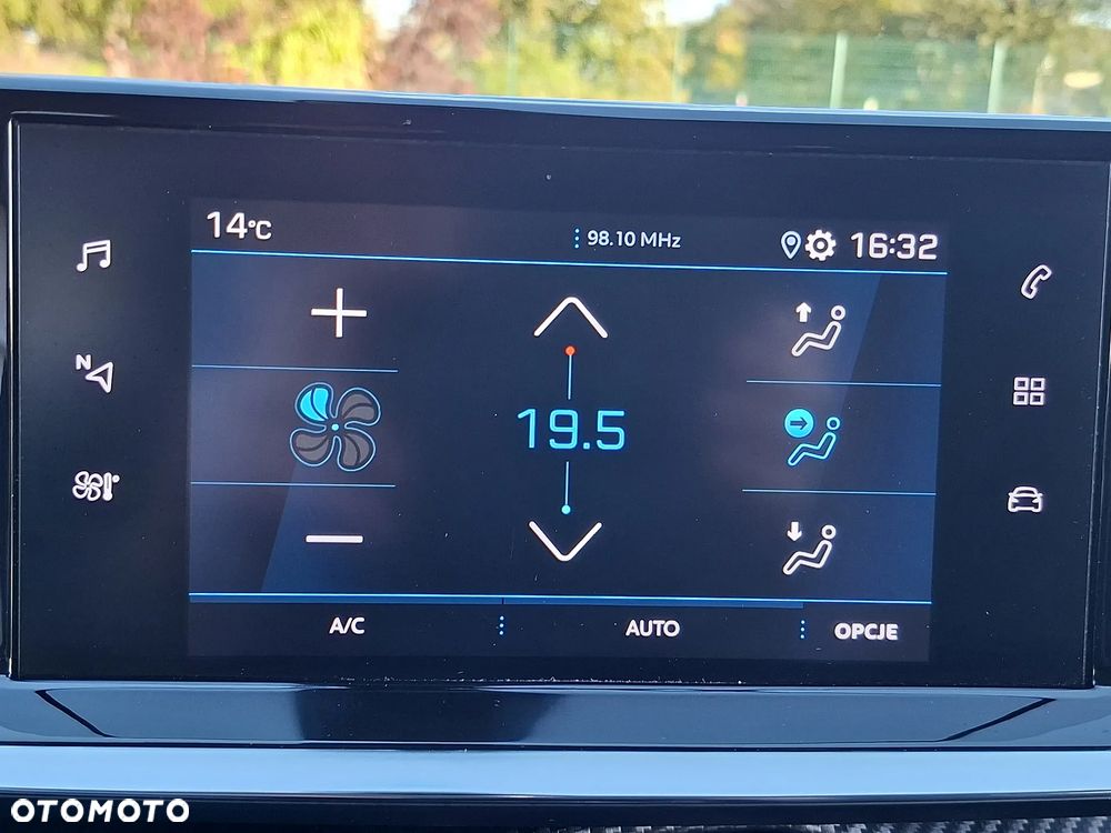Peugeot 2008 - 23