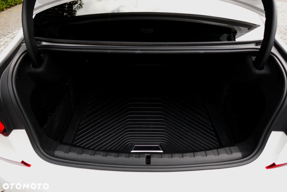 BMW Seria 3 M340i xDrive - 35