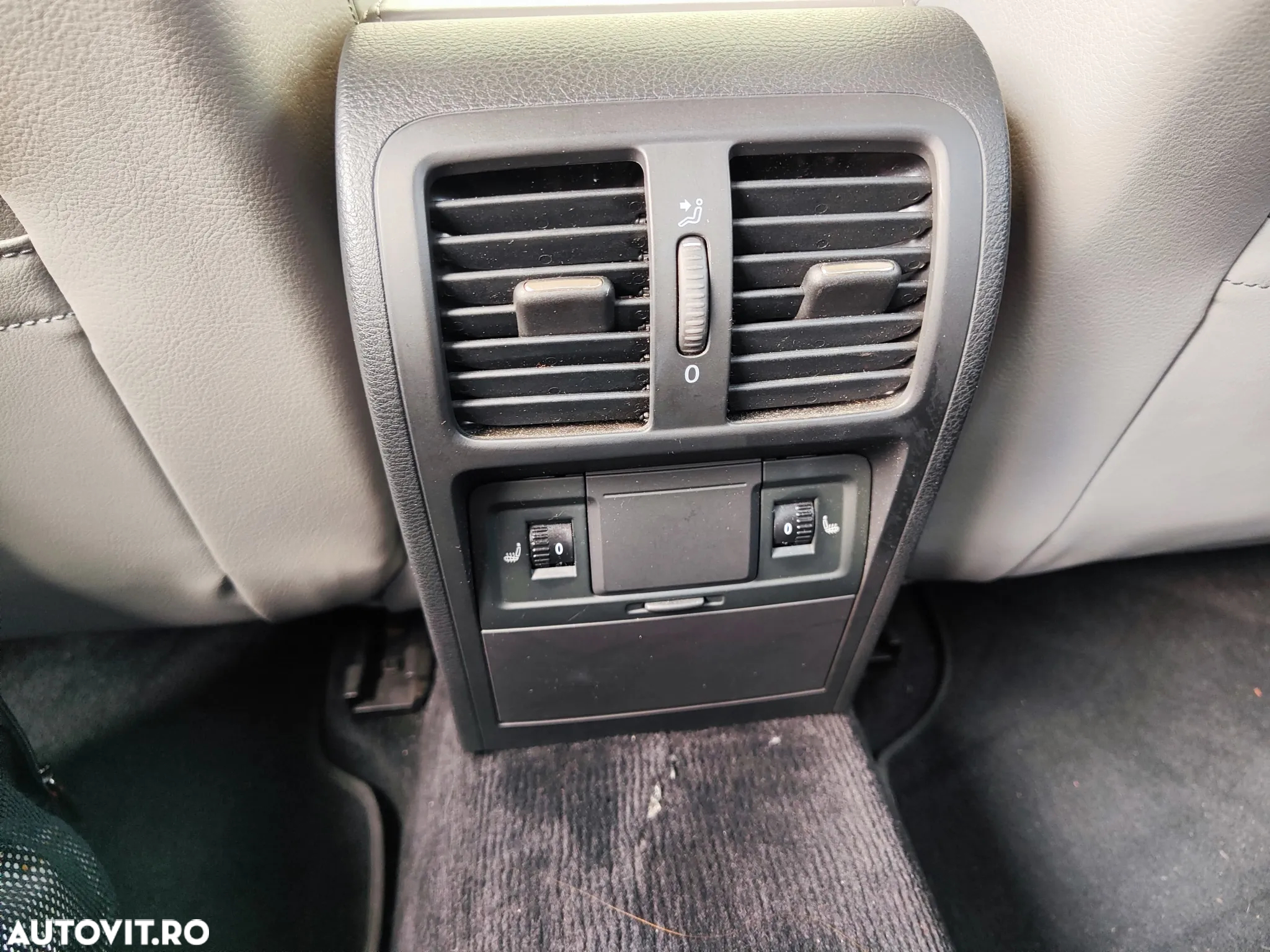 Volkswagen Passat - 12