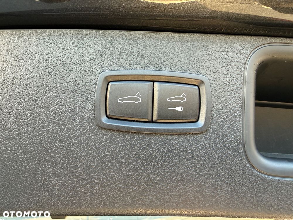 Porsche Macan - 24