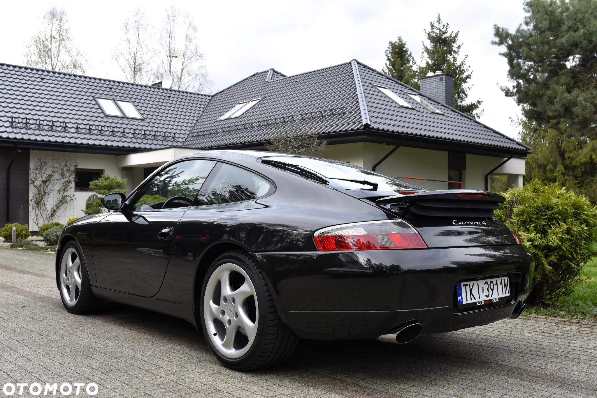 Porsche 911 Carrera 4 - 13