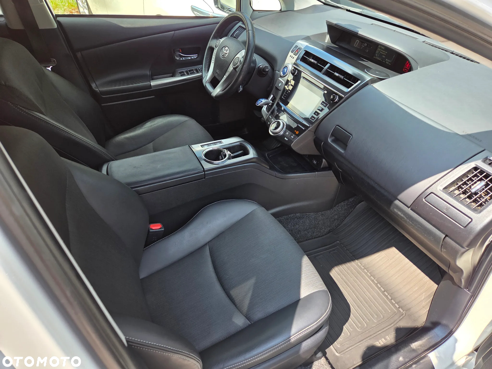 Toyota Prius+ (Hybrid) Executive - 9