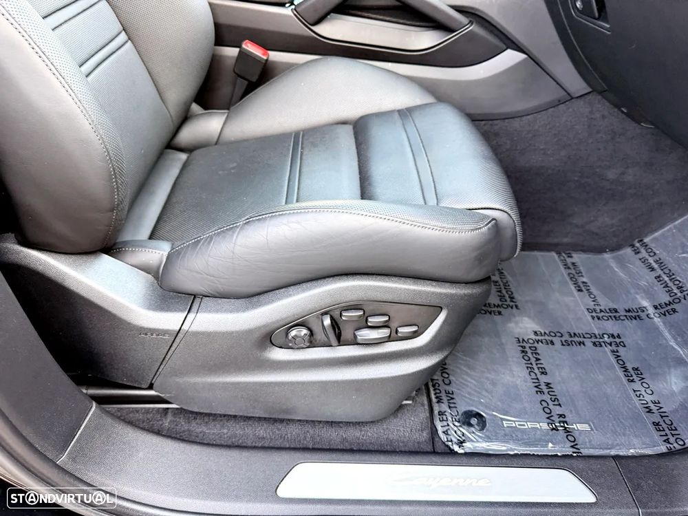 Porsche Cayenne Coupé E-Hybrid - 28