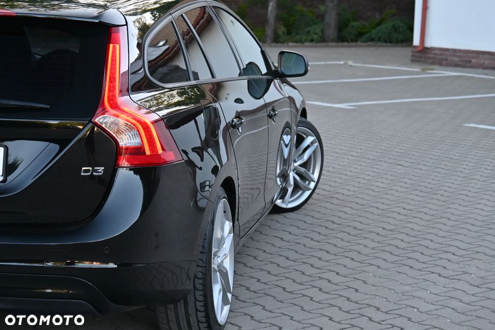 Volvo V60 D3 Geartronic Momentum - 36
