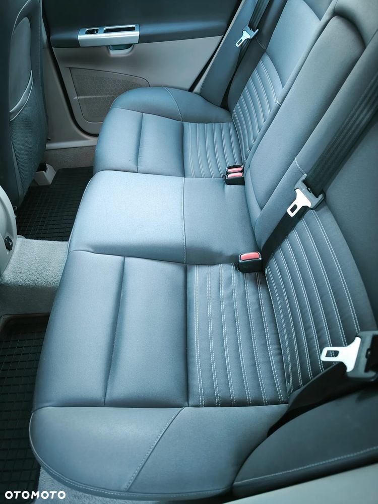 Volvo S40 2.0D - 6