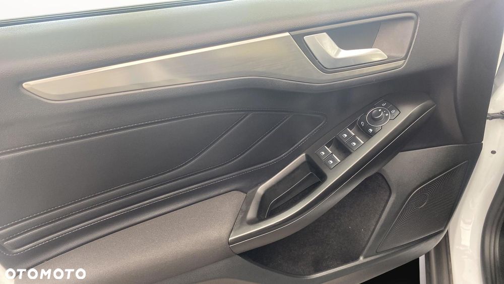 Ford Focus 1.0 EcoBoost mHEV Titanium X - 17