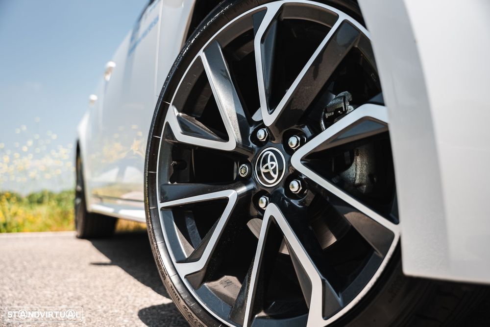 Toyota Corolla Touring Sports - 17