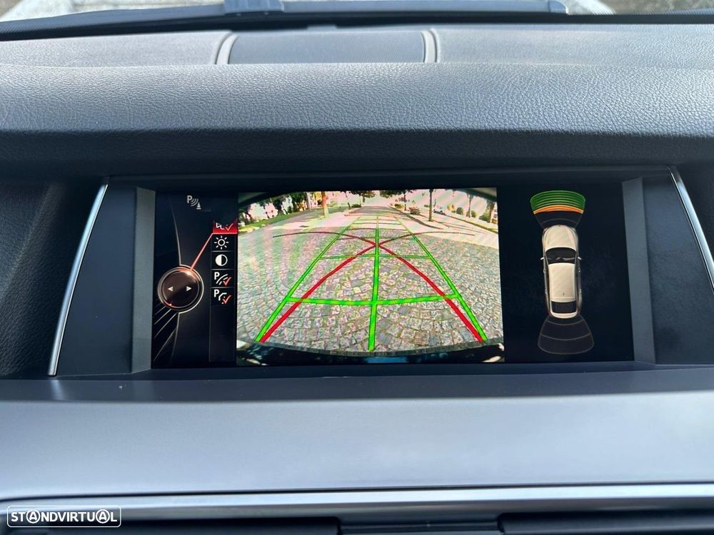 BMW 520 Gran Turismo d Pack M - 11