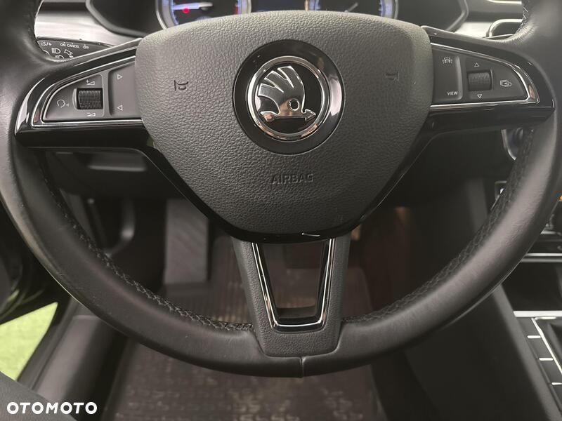 Skoda Superb 2.0 TDI SCR Ambition - 13