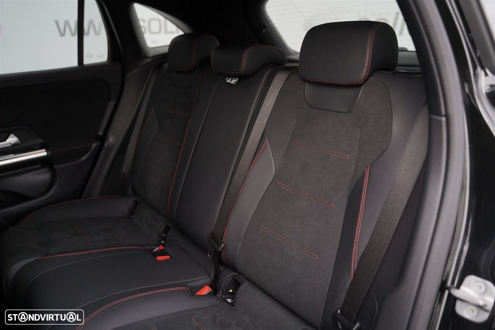 Mercedes-Benz GLA 180 d AMG Line - 13