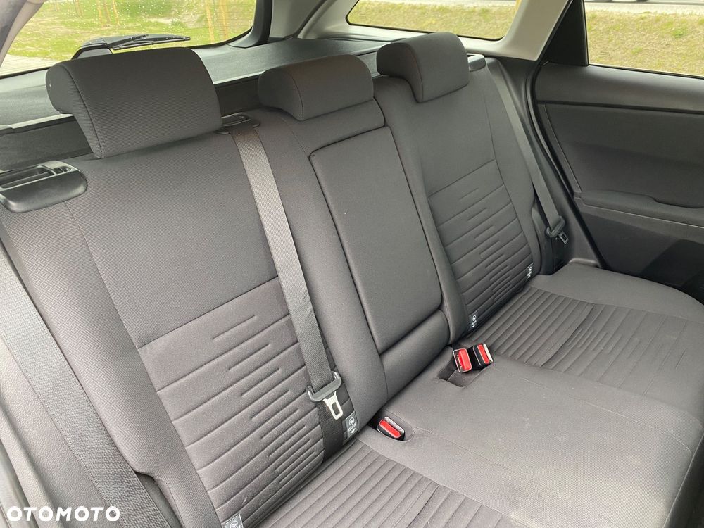 Toyota Auris 1.6 Premium - 21