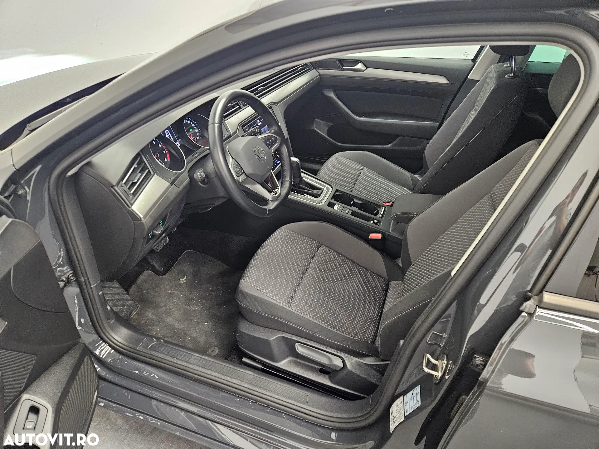 Volkswagen Passat - 4