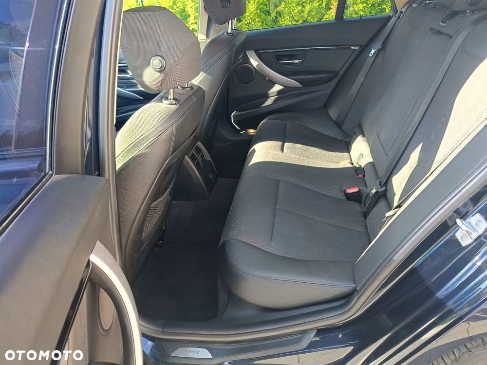BMW Seria 3 320d Edition M Sport Shadow - 17