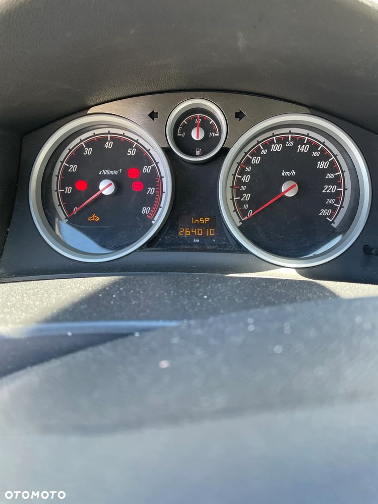 Opel Astra III GTC 1.8 Cosmo - 12