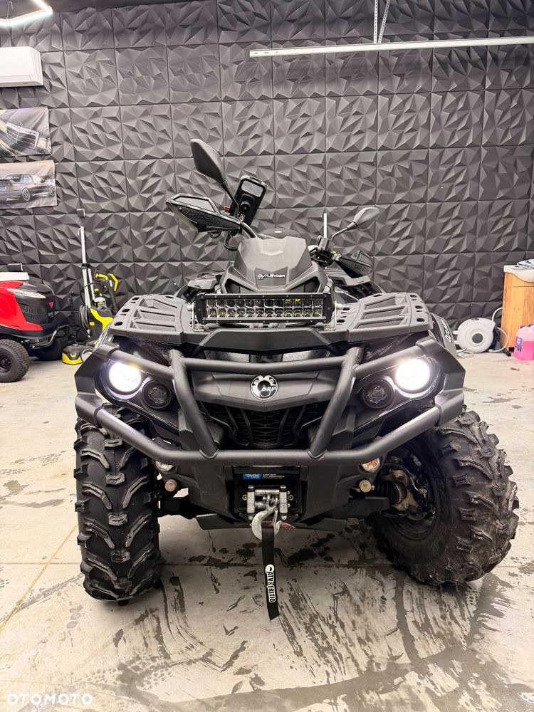 Can-Am Outlander - 2