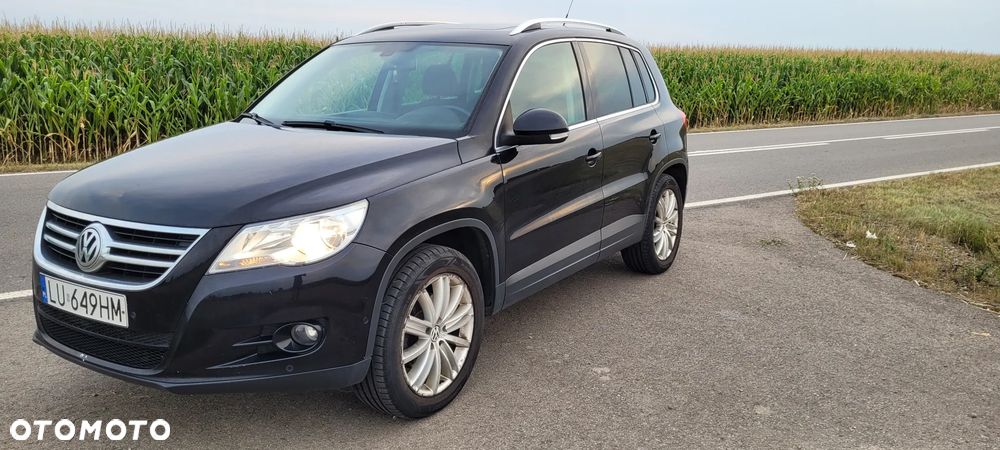 Volkswagen Tiguan - 1