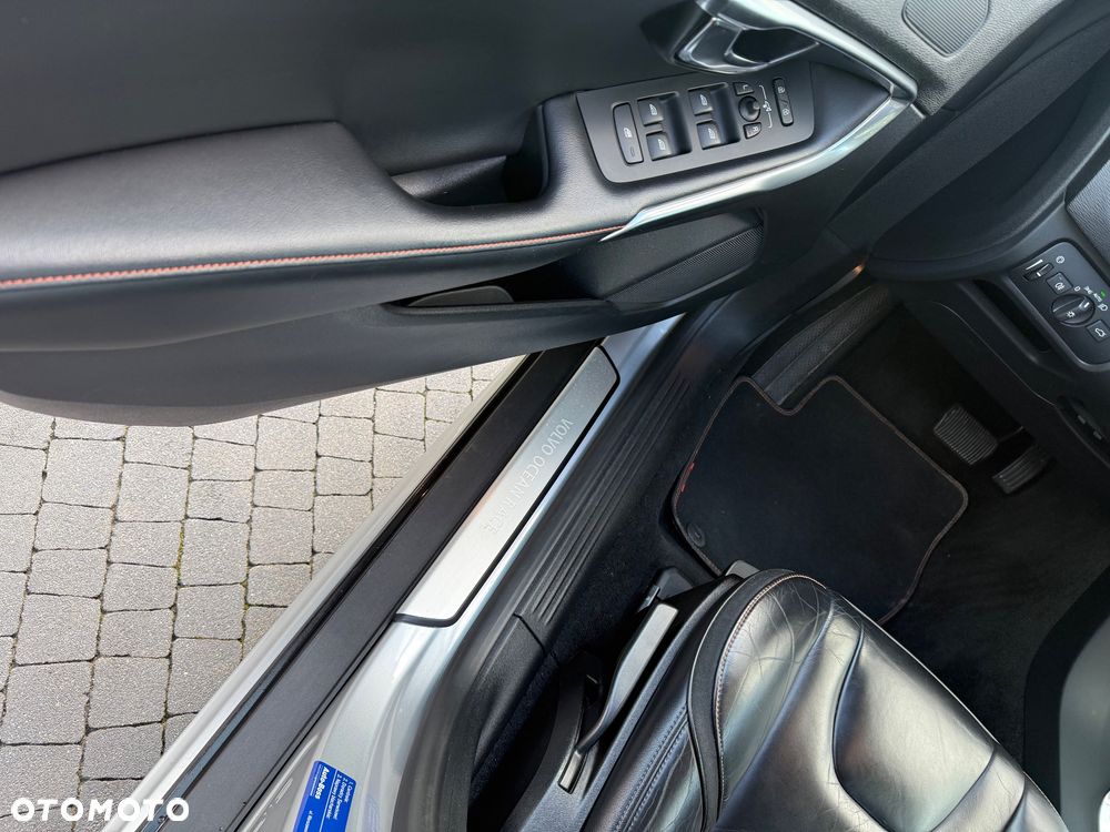 Volvo V40 Cross Country T3 Drive-E Ocean Race - 27
