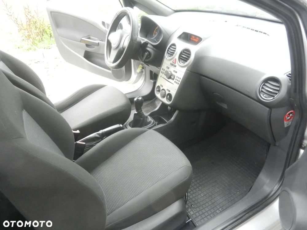 Opel Corsa 2010 photo 4