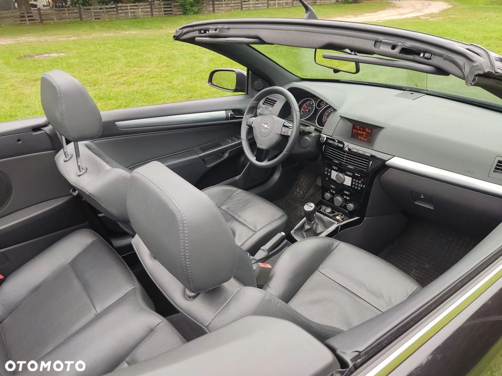 Opel Astra TwinTop 1.8 Cosmo - 12