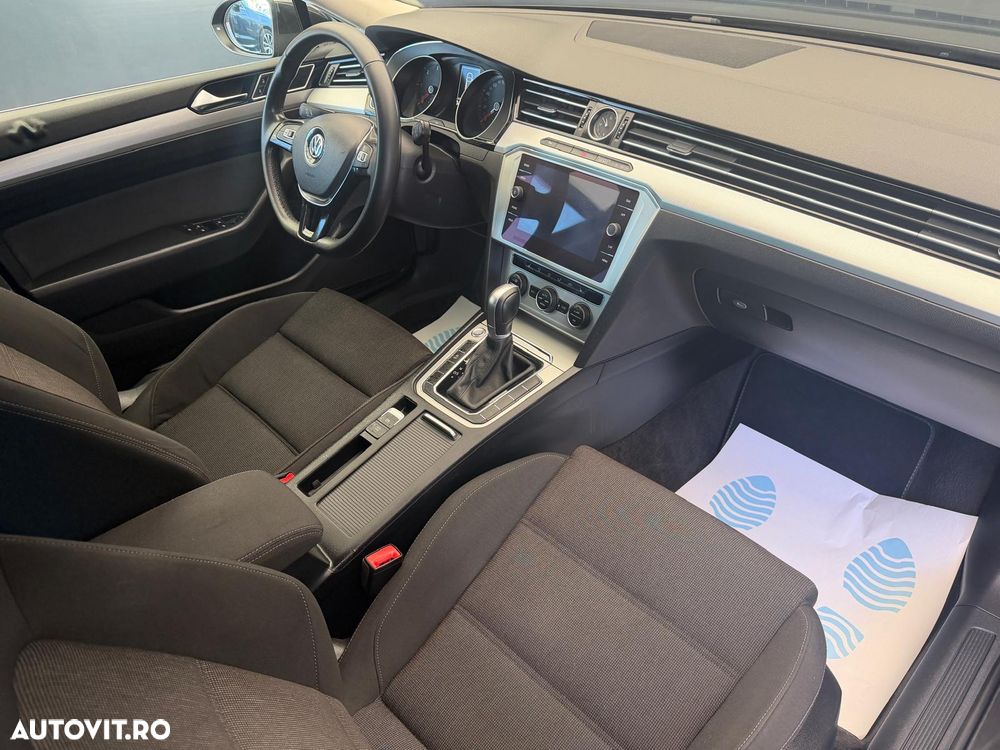 Volkswagen Passat 2.0 TDI SCR DSG Comfortline - 6